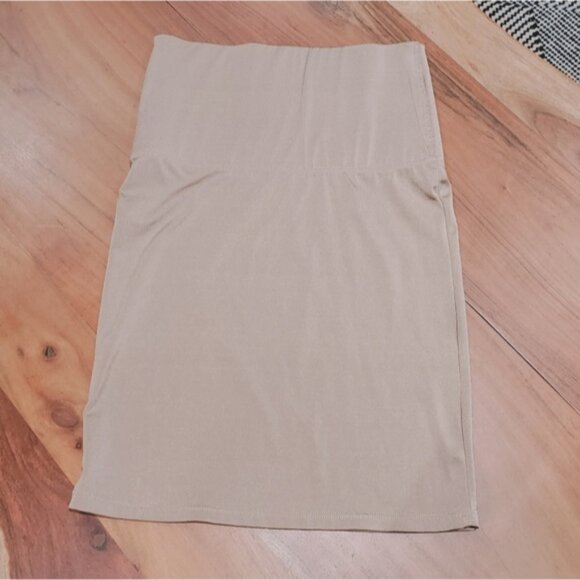 Marilyn Monroe Tummy Support Skirt Shapewear- Size M - Picture 6 of 6